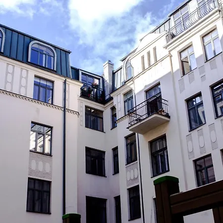 Quiet City Centre One No.19a Apartment